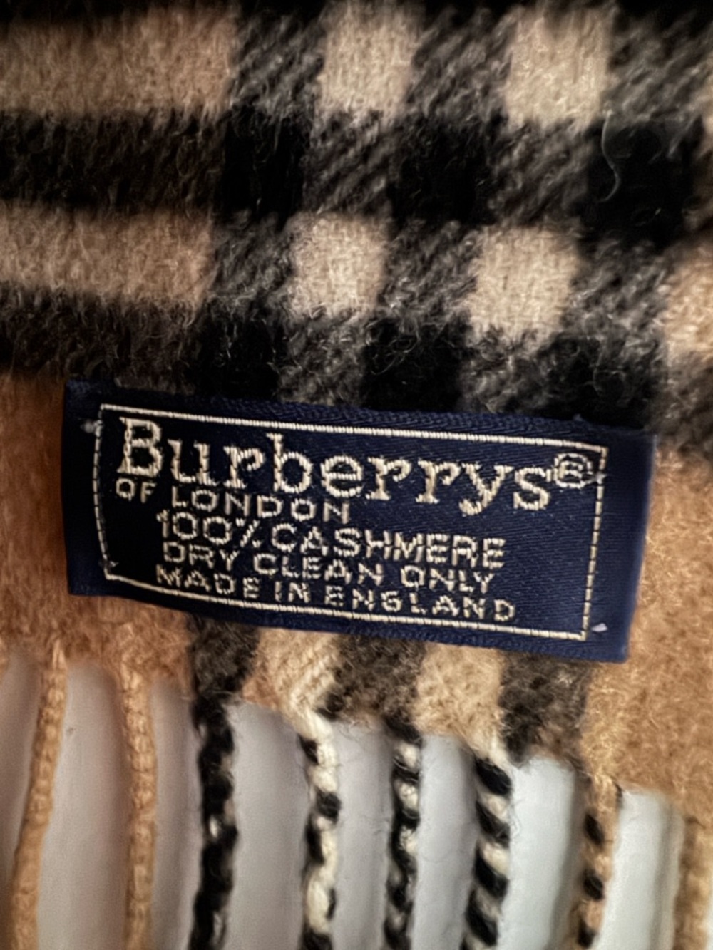 Burberrys of London 100% Cashmere Nova Check Scarf  Made in England Vintage - Picture 4 of 5